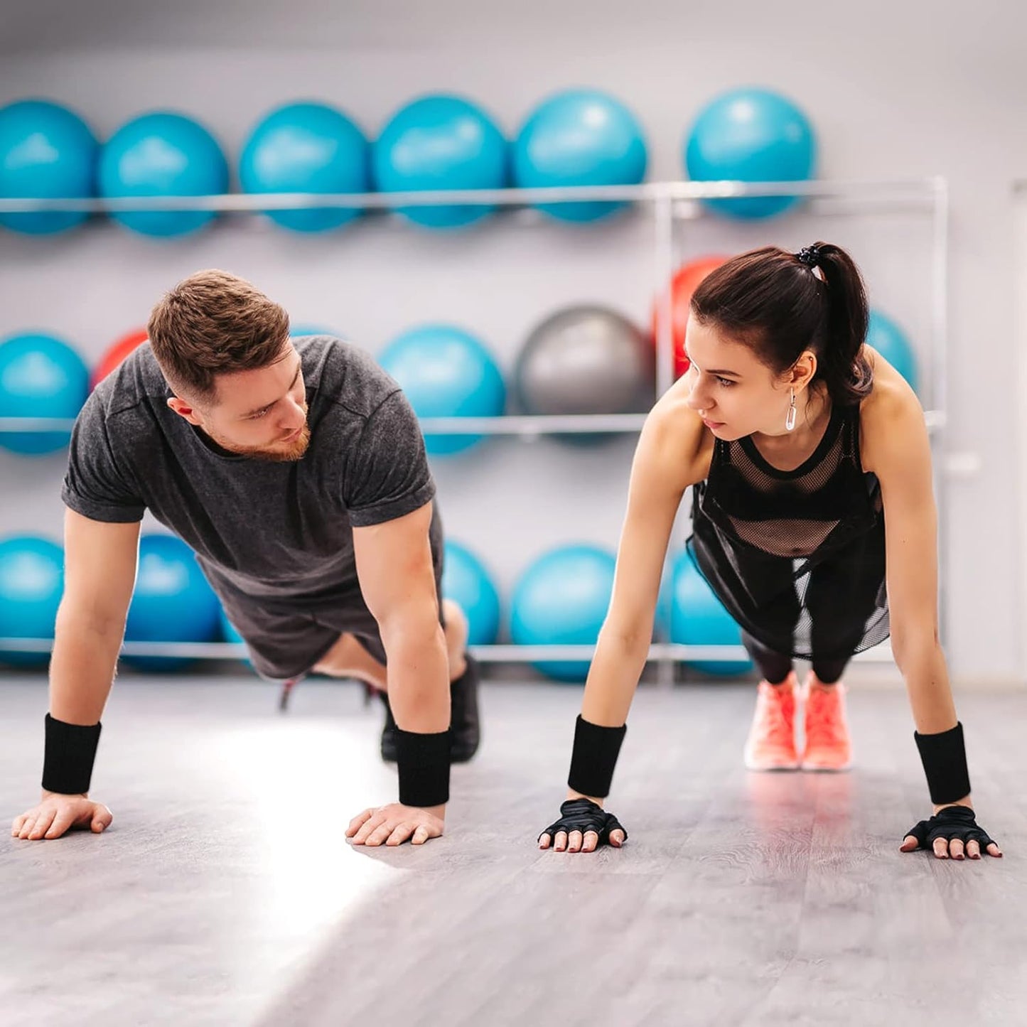 Cotton Wrist Sweat Band : Black (Pack of 2)